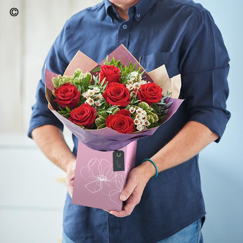Valentines 6 Red Rose Gift Box